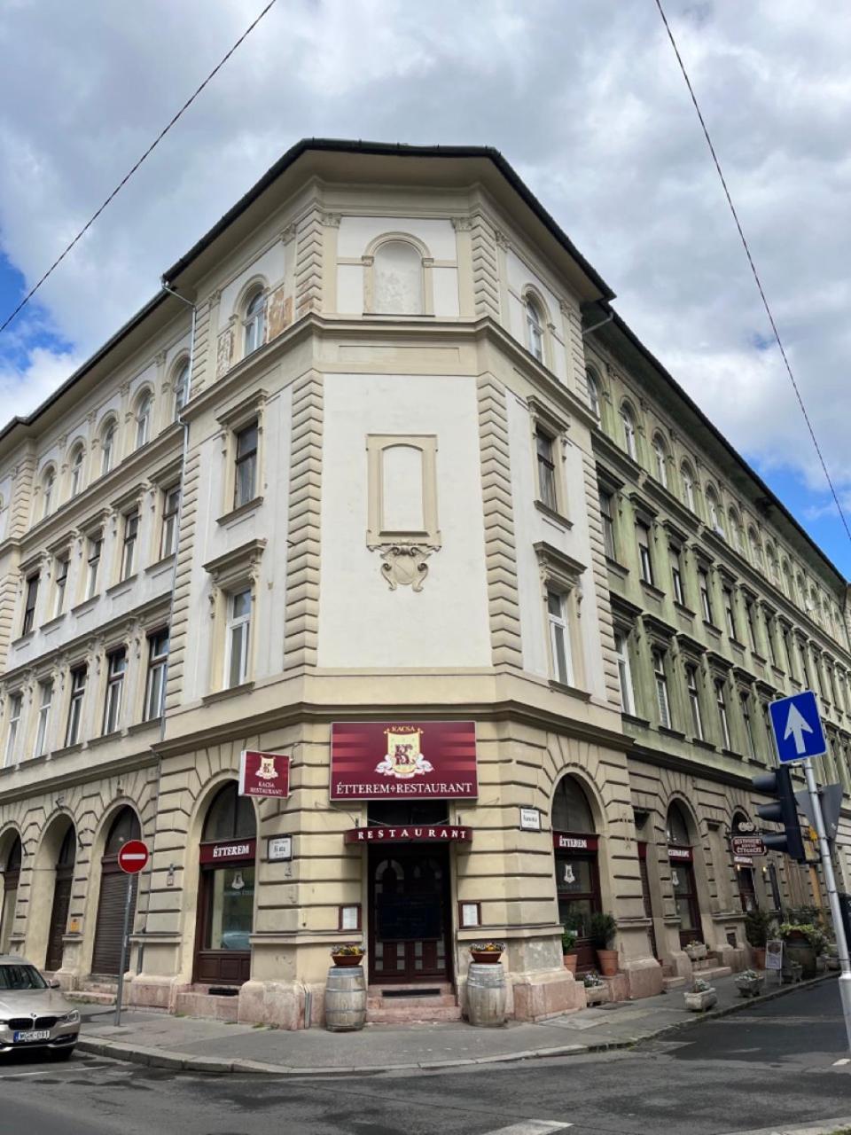 Premium Apartment By The Danube With Ac Budapest Luaran gambar