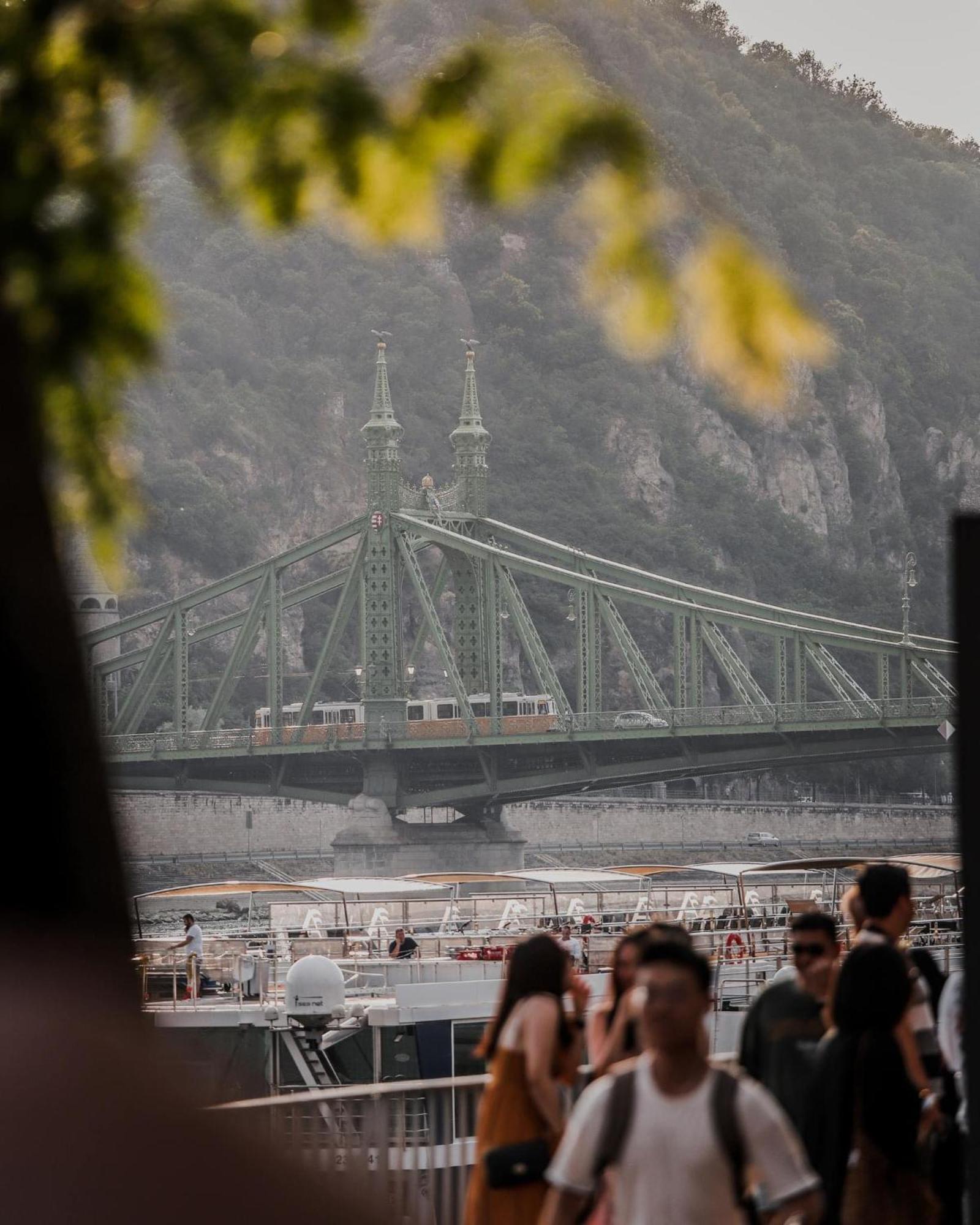 Premium Apartment By The Danube With Ac Budapest Luaran gambar