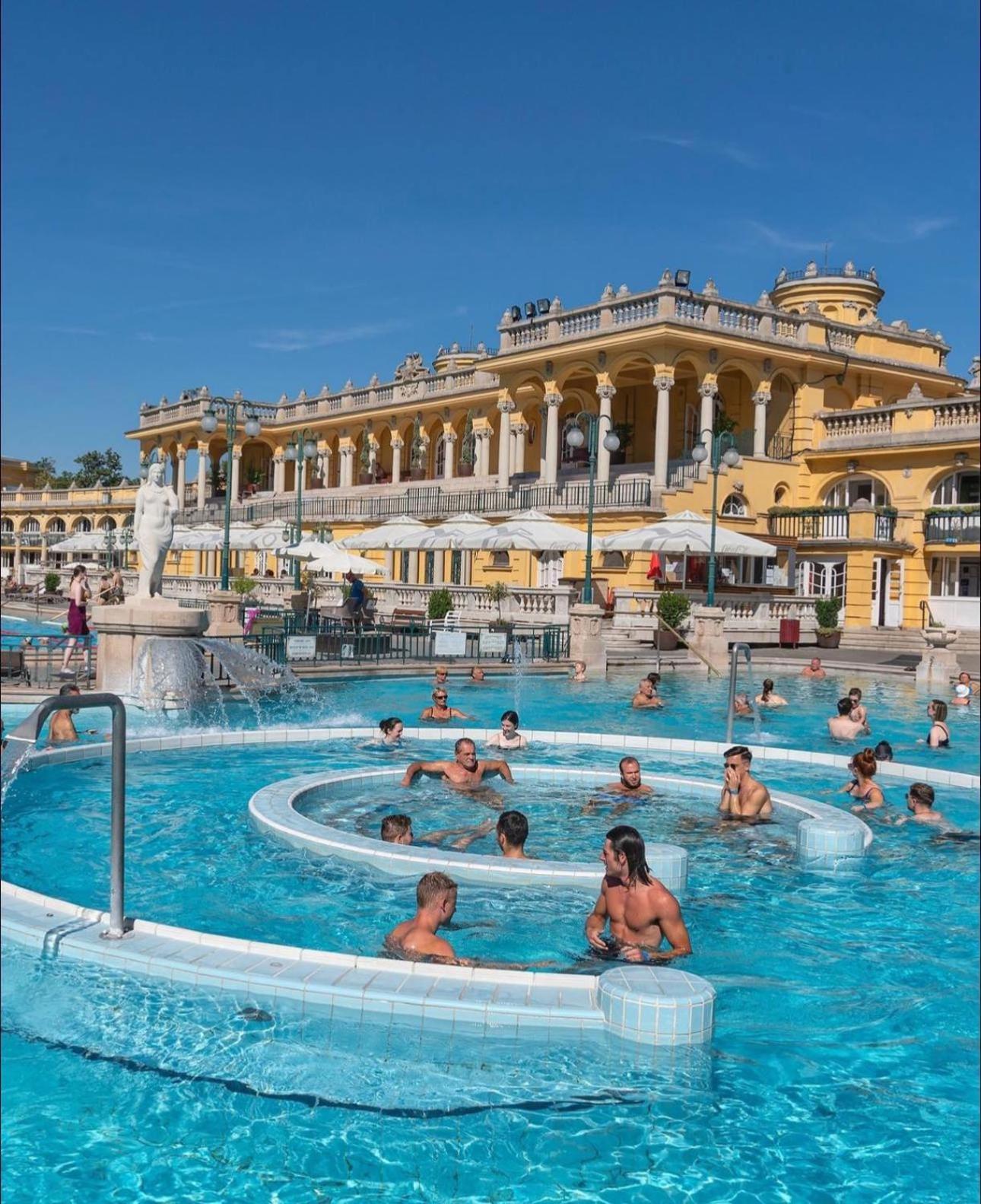 Premium Apartment By The Danube With Ac Budapest Luaran gambar