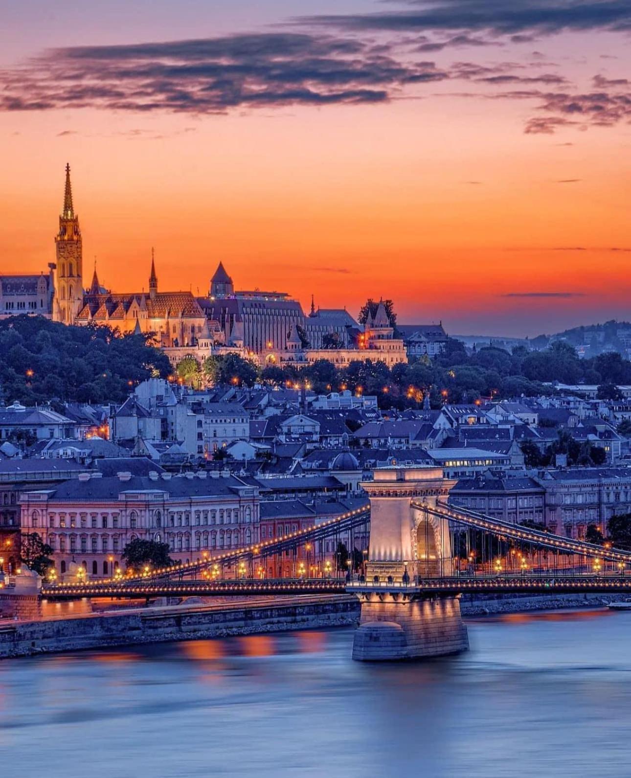 Premium Apartment By The Danube With Ac Budapest Luaran gambar